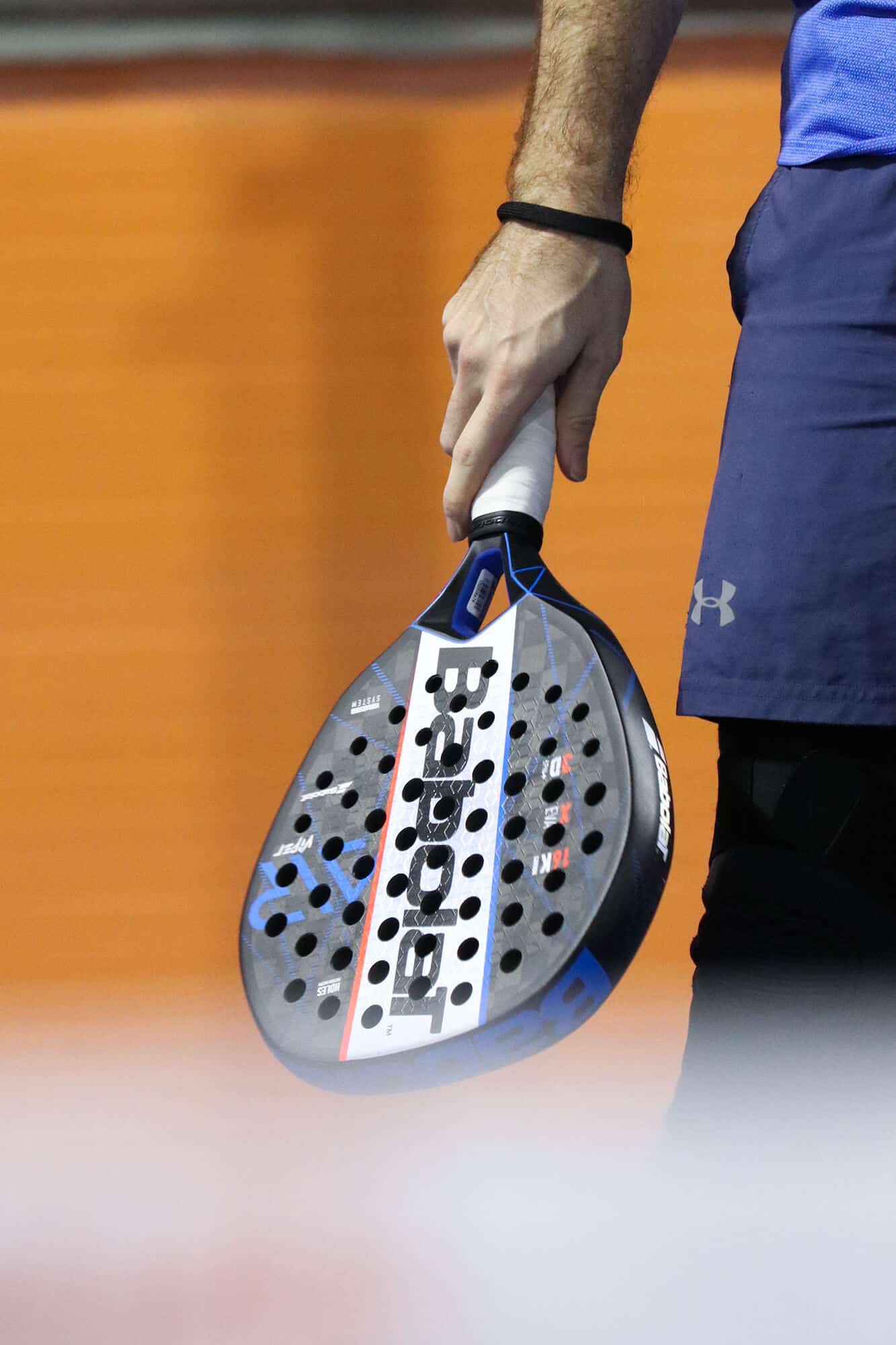 Padel free images - player with a racket