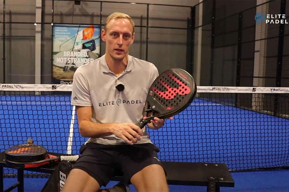 Micke at Elitepadel has tested the Bullpadel Vertex 03 CTRL and compared the characteristics of the racket with other Bullpadel padel rackets.