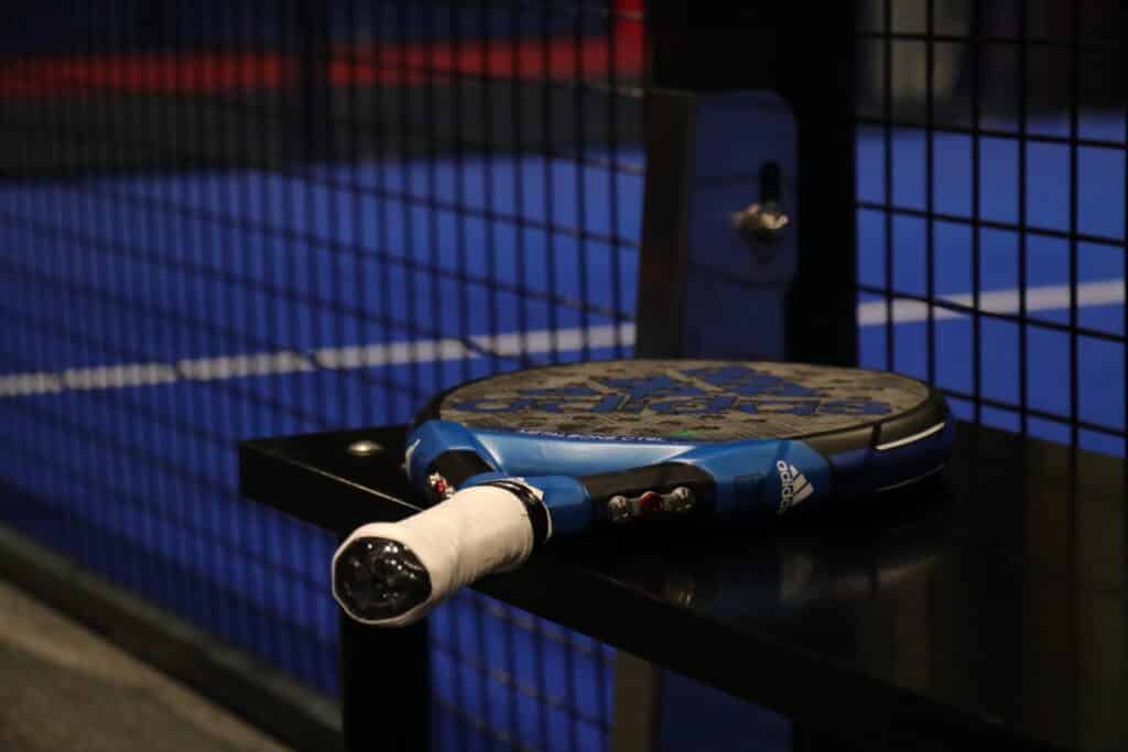 Good to consider when choosing a spin and screw padel racket